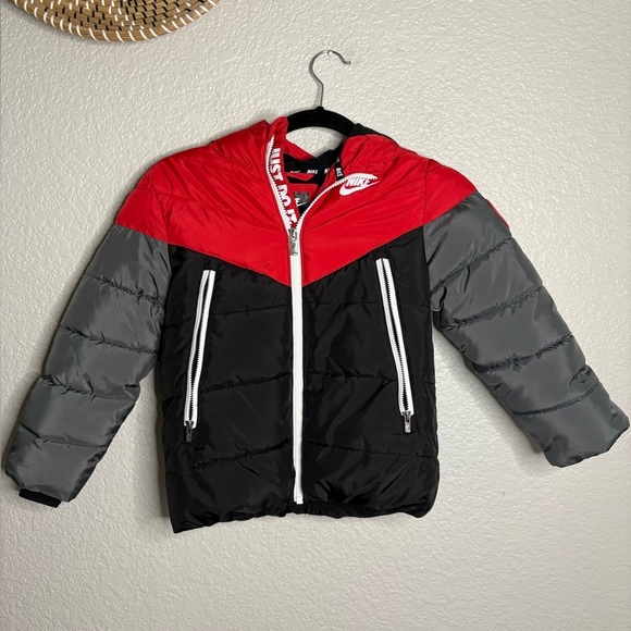 Nike Puffer Coat Kids Red Black Gray Windrunner Fleece Lined Hooded Jacket - Picture 1 of 7